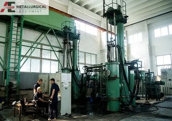 فرن إعادة صهر القوس الفراغ الكهربائي VAR/RVAR 2T-30T لمصانع التصنيع
